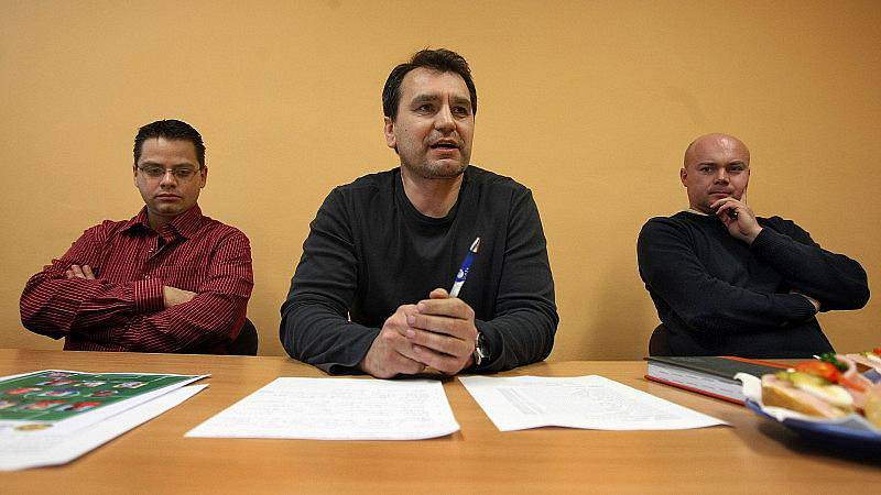 Ve čtvrtek 18. února byli v sídle KFS Zlín vylosováni tři hlasující, kteří obdrží 24. února poukázky na odběr zboží v hodnotě pěti, tří a jednoho tisíce korun.