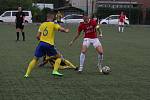 Fotbalisté Uherského Brodu (červené dresy) zvítězili v předkole MOL Cupu nad domácím Baťovem 5:0.