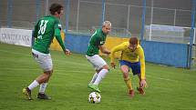 Fotbalisté Zlína B (žluté dresy) v posledním domácím zápase podzimní části třetí ligy podlehli Hlučínu 2:3.