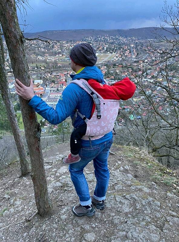 Kampaň Pomáháme pohybem aneb Strava nejen pro puštíka spustila na pomoc zlínské zoo Obchodní akademie Tomáše Bati ve Zlíně. V kategorii Nadšenci - přátelé školy se jí zúčastnila také Magdalena Dostálová s rodinou.