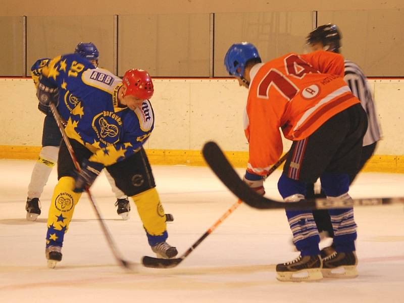 19. kolo ZAMHL: Baťovka – Kohouti (oranžové dresy) 3:4