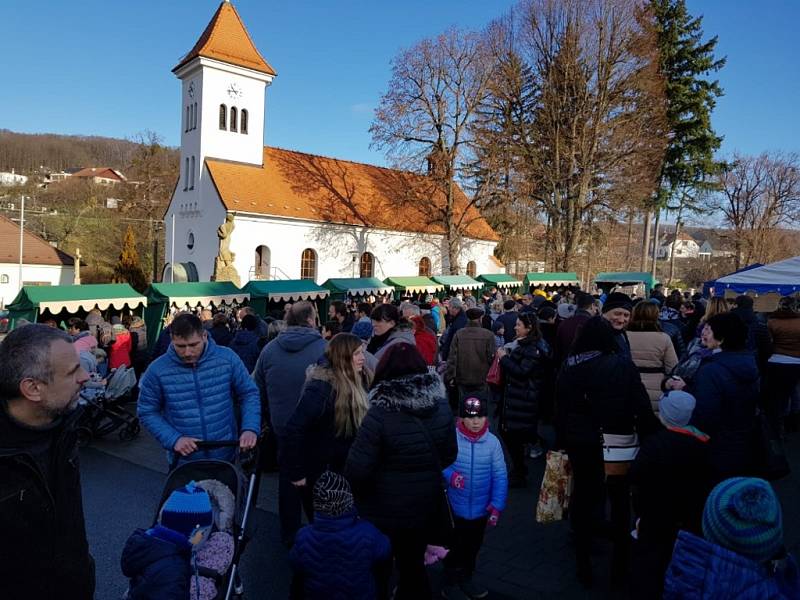 Třetí adventní sobota patřila v Březnici jarmarku