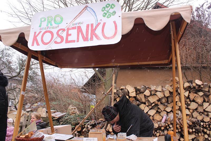 Ve Valašských Kloboukách  řádili čerti. Konal se zde 27. ročník Valašského jarmeku.