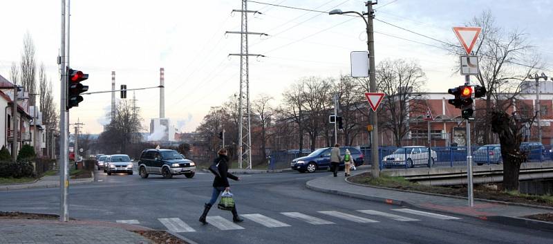 Nová světelná křižovatka na nábřeží v Prštném ve Zlíně.