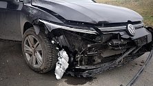 Profesionální hasiči z Luhačovic zasahovali v sobotu 28. ledna 2023 odpoledne u Doubrav na Zlínsku, kde se osobní automobil střetl s divokým prasetem.