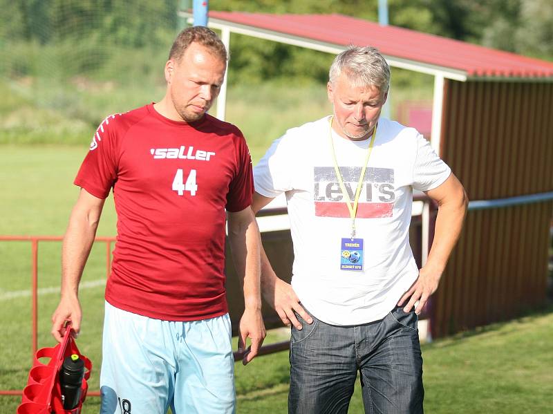 Bezbrankovou remízu přinesl sobotní fotbalový duelu I. B třídy skupiny B v Loukách, kde uhrály Ludkovice (bílo-modří) cenný bod.