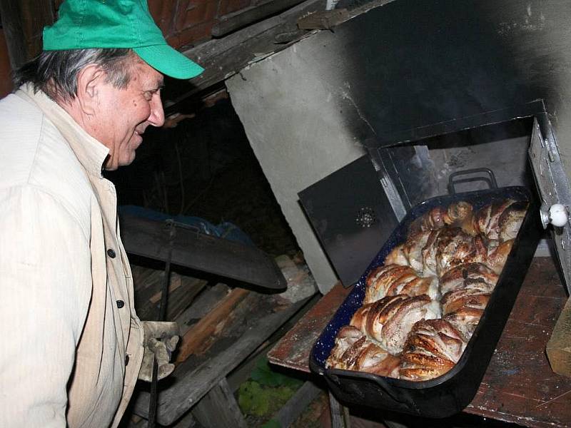Potřetí se konal v Sidonii, místní části Brumova – Bylnice, Oktoberfest. Uspořádalo jej tradičně místní sdružení Kolo-běžky. Návštěvníci jedli pečené kolena se zelím, které zapíjeli pivem.