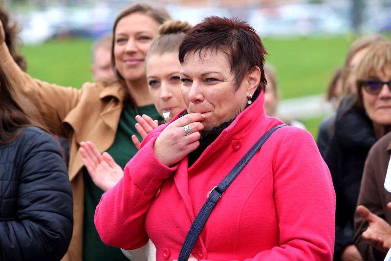 Demonstrace proti ministryni spravedlnosti Marii Benešové na náměstí T. G. Masaryka ve Zlíně, 13. 5. 2019