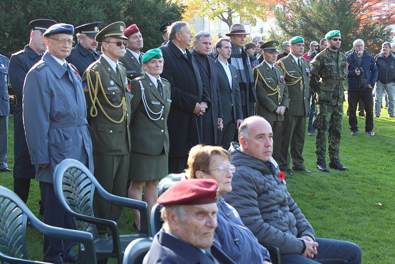 Slavnostní akt předávání praporu aktivním zálohám se konal v Den válečných veteránů 11. listopadu.