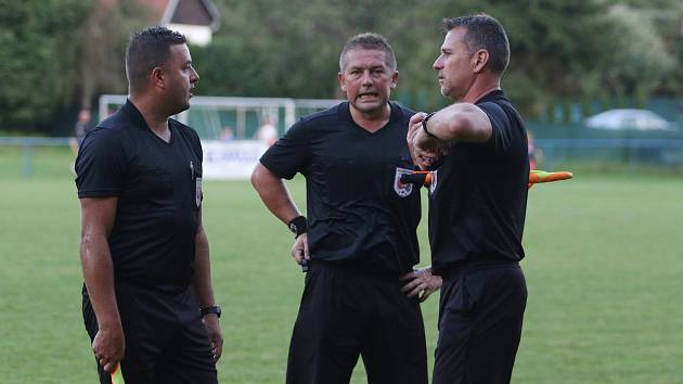 Fotbalisté Slavičína (v modrých dresech) ve středu v rámci 1. kola Mol Cupu vyzvali Frýdek Místek.