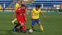 Fotbalisté Zlína B (žluté dresy) se v páteční předehrávce 11. kola MSFL utkali s rezervou Sigmy Olomouc.