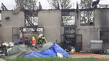 Pondělní požár skladu se zdravotnickým materiálem v Napajedlích si vyžádal mnohamilionové škody.