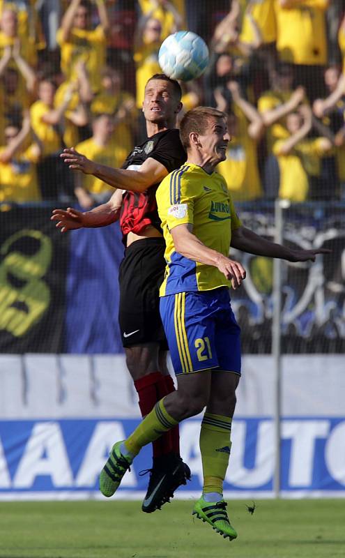 Zlín vede po poločase 0:1.