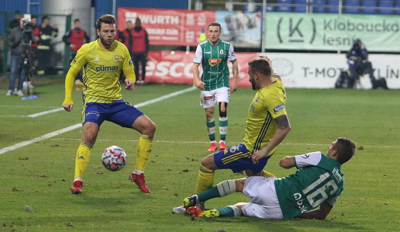 Fotbalisté Zlína (žluté dresy) v 14. kole FORTUNA:LIGY hráli s Jabloncem nerozhodně 0:0.