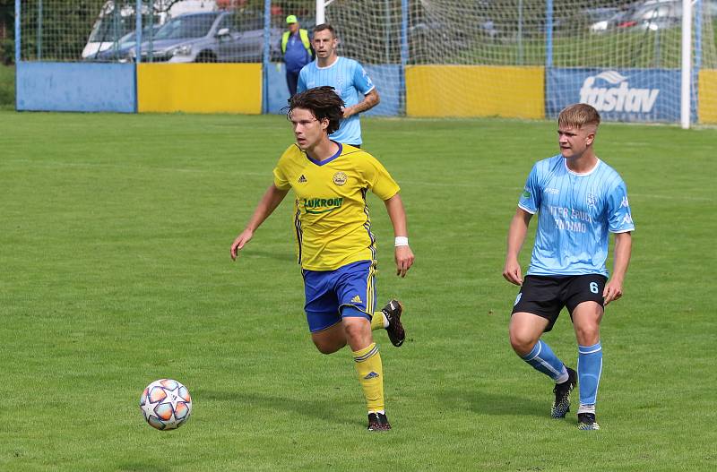 Fotbalisté Zlína B (žluté dresy) v 5. kole MSFL přehráli Znojmo 4:0. Foto: Jan Zahnaš