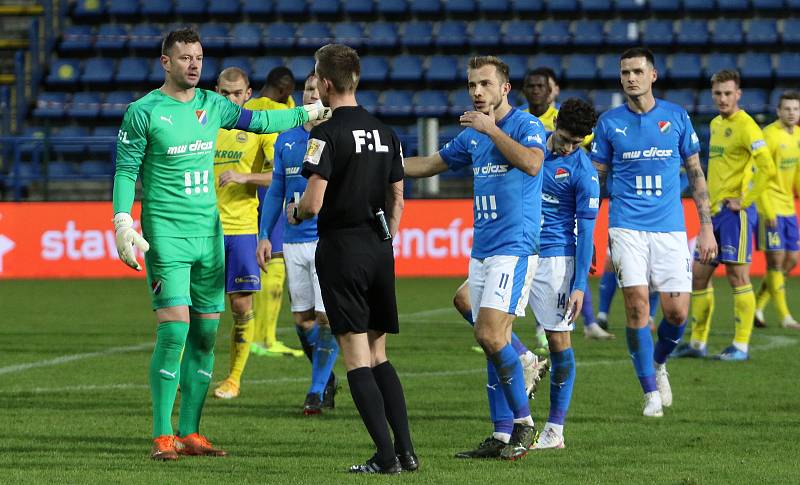 Fotbalisté Zlína (ve žlutých dresech) v 16. kole FORTUNA:LIGY remizovali s Baníkem Ostrava 1:1.