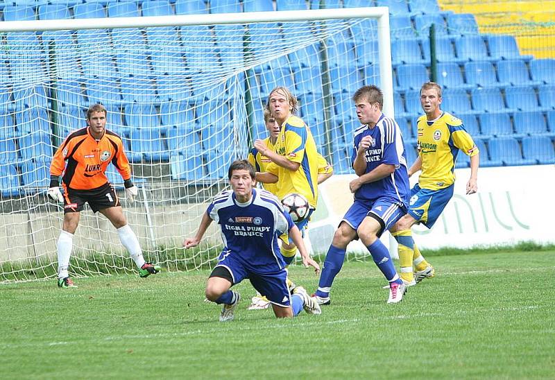 V duelu rezerv porazili fotbalisté Zlína (ve žlutém) Sigmu Olomouc 4:0.