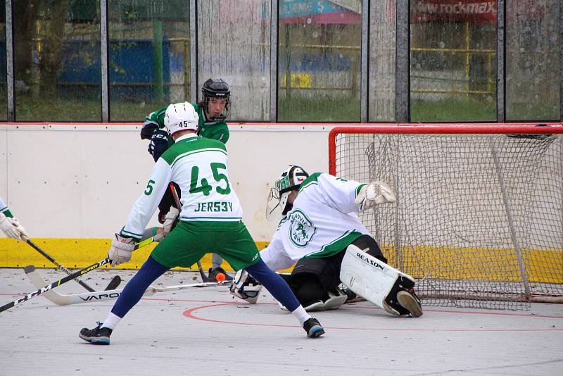 Junioři hokejbalových Malenovic si poradili s Brnem.