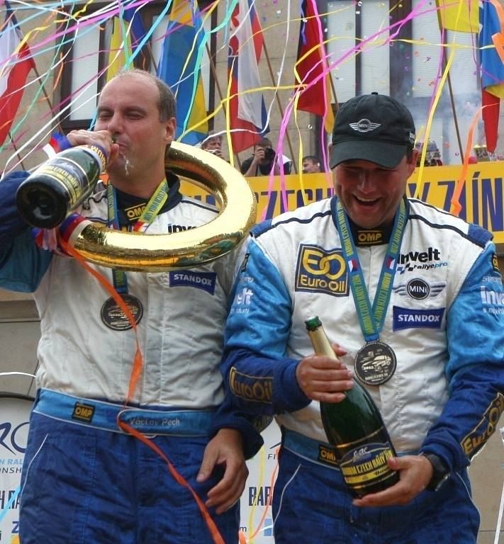 Vyhlášení vítězů 44.ročníku Barum Czech Rally na náměstí Míru ve Zlíně.