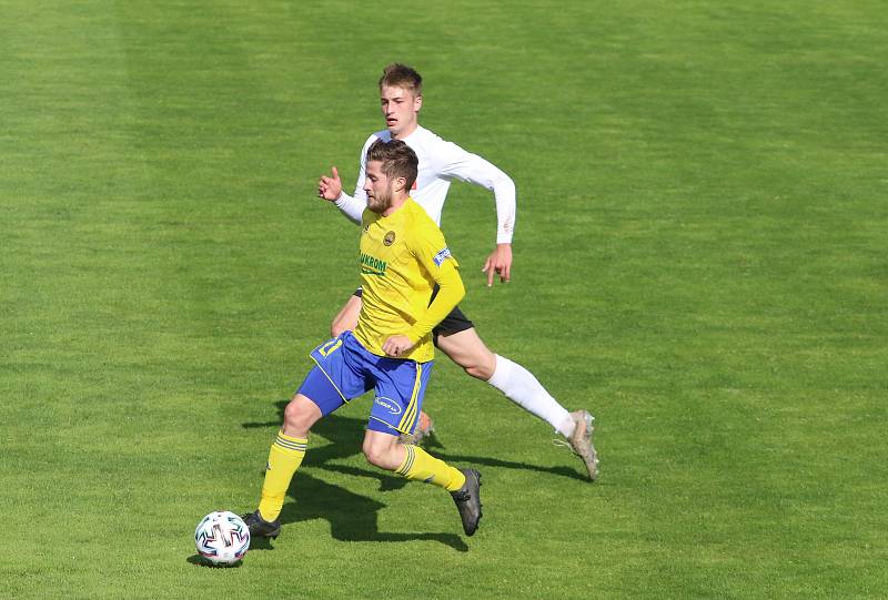 Fotbalisté Zlína (žluté dresy) ve 31. kole FORTUNA:LIGY remizovali s poslední Opavou 1:1.