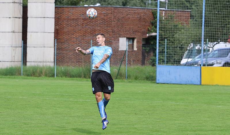 Fotbalisté Zlína B (žluté dresy) v 5. kole MSFL přehráli Znojmo 4:0. Foto: Jan Zahnaš