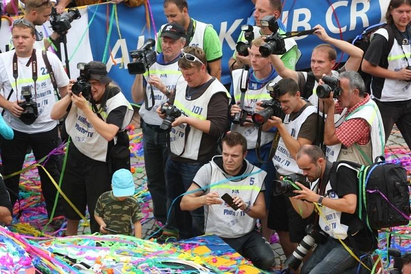 Vyhlášení vítězů 44.ročníku Barum Czech Rally na náměstí Míru ve Zlíně.