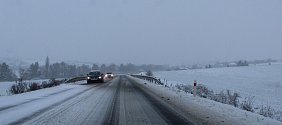 Silnice ve Zlínském kraji po sněžení v sobotu 1. prosince odpoledne