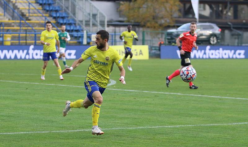 Fotbalisté Zlína (žluté dresy) v 14. kole FORTUNA:LIGY hráli s Jabloncem nerozhodně 0:0.