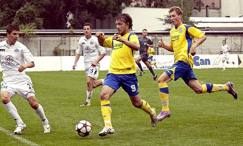 Fotbalové derby v rámci MSFL mezi Zlínem B a Slováckem B jasně vyhráli domácí hráči v poměru 3:0.