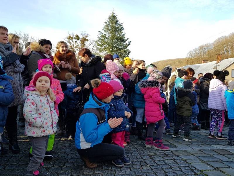 Třetí adventní sobota patřila v Březnici jarmarku