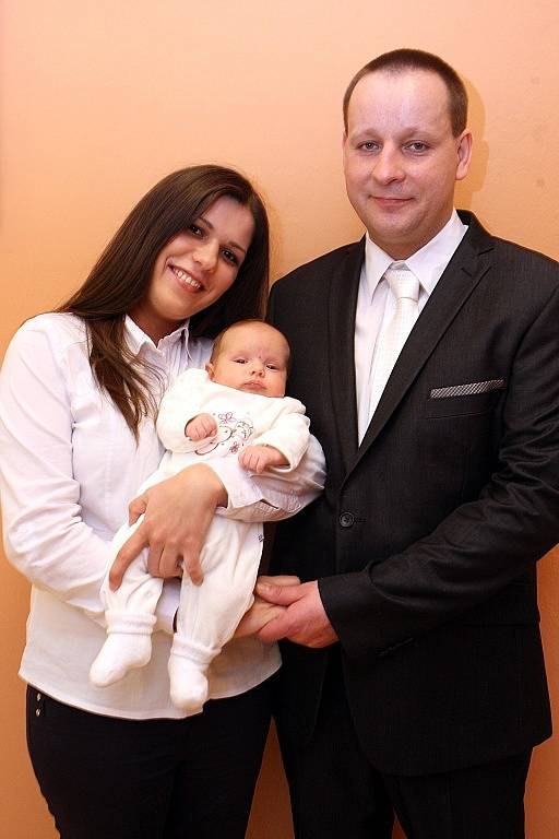 VÍTÁME TĚ MEZI NÁMI, TEREZKO! Vítání občánků - Filip Vychodil a Veronika Kadlecová s dcerou Terezou Vychodilovou.