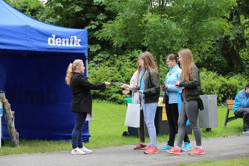 59. ZLÍN FILM FESTIVAL 2019 - Stánek Deníku v sadu Svobody.