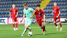 Česká fotbalová devatenáctka (červené dresy) remizovala v přípravném zápase s Portugalskem 0:0.