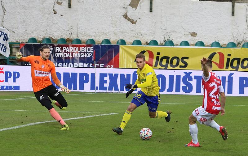 Fotbalisté Zlína se ve 13. kole FORTUNA:LIGY utkali s nováčkem z Pardubic.  Zápas se hrál ve vršovickém Ďolíčku. Foto: Jan Zahnaš