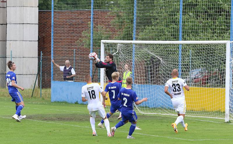 Fotbalisté Zlína (bílé dresy) v úvodním letním přípravném zápase přehráli třetiligový Uničov 5:1.