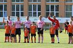 Fotbalisté Malenovic (růžové dresy) ve 26. kole krajské I. B třídy skupiny C podlehli Vlčnovu 1:2.