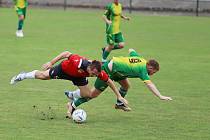 Fotbalisté Napajedel (v zeleném) ve 4. kole krajského přeboru  doma porazili Nevšovou 2:1.