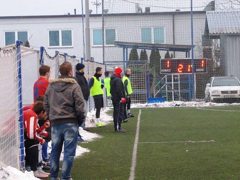 Zimní liga v malé kopané ve Fryštáku, zápas Poskládaní - Benfika 4:2, který se hrál v sobotu 9. ledna 2016.   