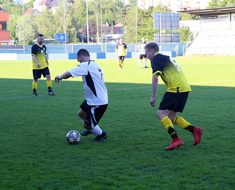 Fotbalisté Slušovic "B" si postupové oslavy nechali na domácí zápas s Potečí.