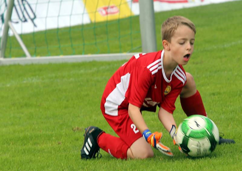 Fotbal McDonlads Cup. Krajské kolo Vršava Zlín. ZŠ Komenského Zlín (žlutí) - ZŠ Oskol Kroměříž mladší