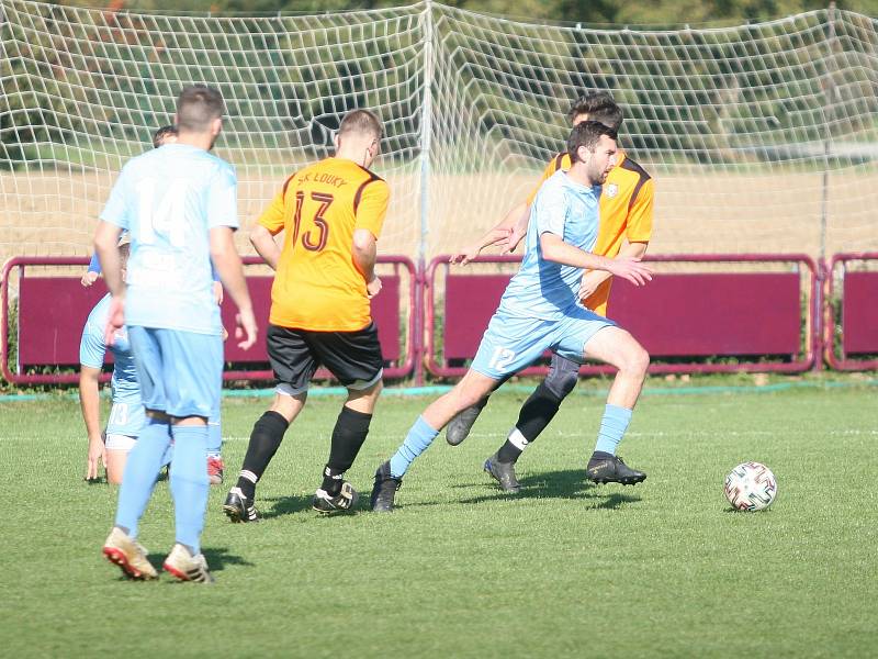 Fotbalisté Louk v rámci 10. kola I. B třídy skupiny B dokázali porazit Chropyněi 3:1, díky třem trefám Sebastiána Kuny.