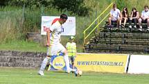 Fotbalisté Zlína B (bílé dresy) v sobotním přípravném zápase na Vršavě remizovali s juniorkou Zbrojovky Brno 2:2.