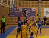 Basketbalisté Zlína (žluté dresy) na domácí palubovce nestačili na tým USK Praha B 70:75.