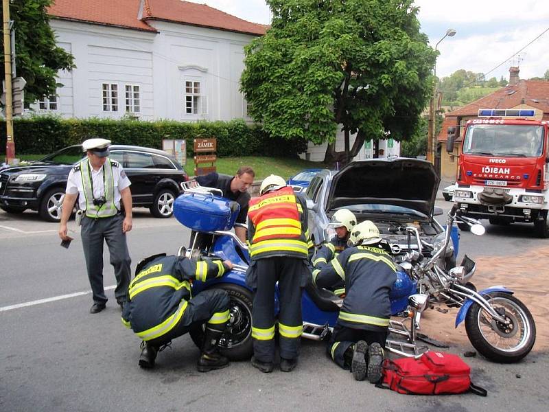 Auto se střetlo s tříkolkou