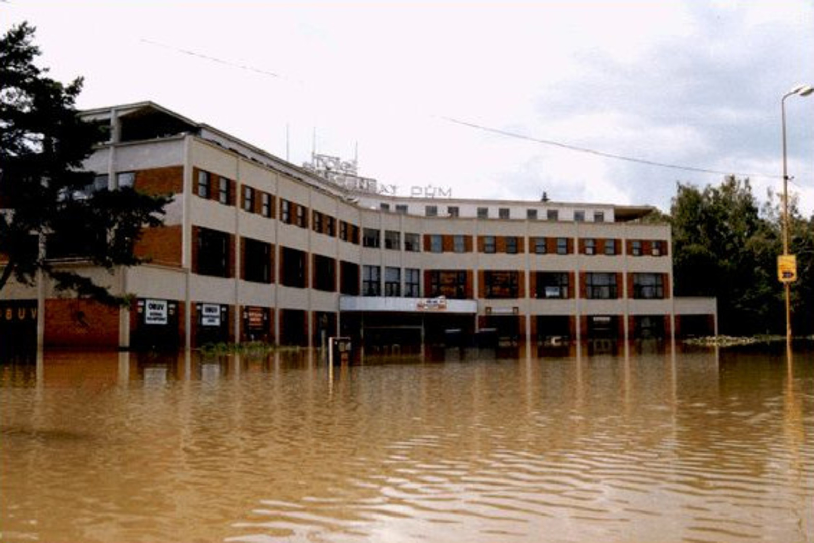Povodeň 1997 na Zlínsku: podívejte se, jak tehdy ničila tragická potopa -  Zlínský deník