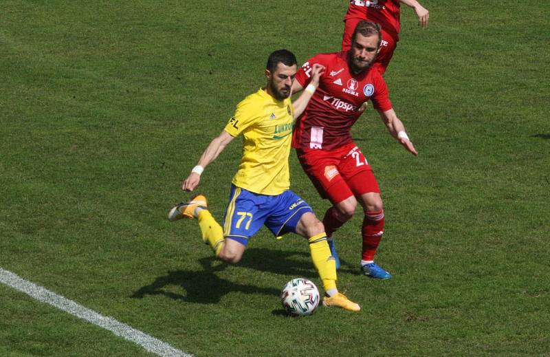 Fotbalisté Zlína (ve žlutých dresech) se v reprezentační přestávce utkali se Sigmou Olomouc.