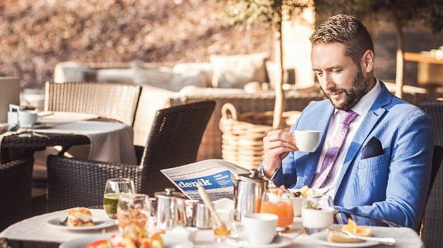 Snídaně. Wellness žití neprosazuje manažer Petr Borák jen v hotelu, ale aplikoval ho také do svého života. Zdravá snídaně je podle něj základ celého dne. 