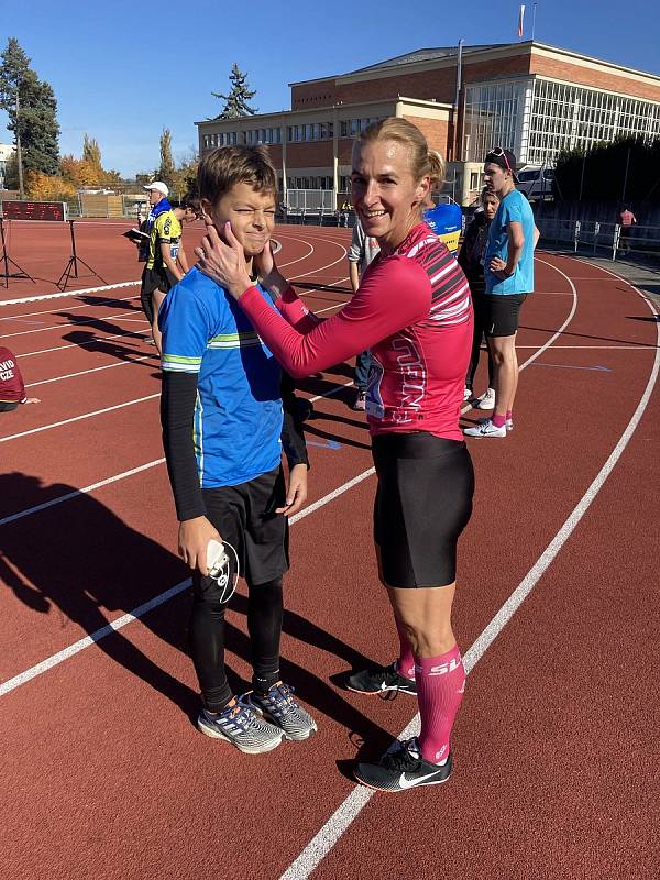 Zraje jako víno. Zlínská atletka Kateřina Hálová v tomto roce oslavila životní jubileum, a zatímco její bývalé sportovní kolegyně jsou již dávno ve sportovním důchodu, úspěšná sportovkyně kariéru rozhodně nebalí.