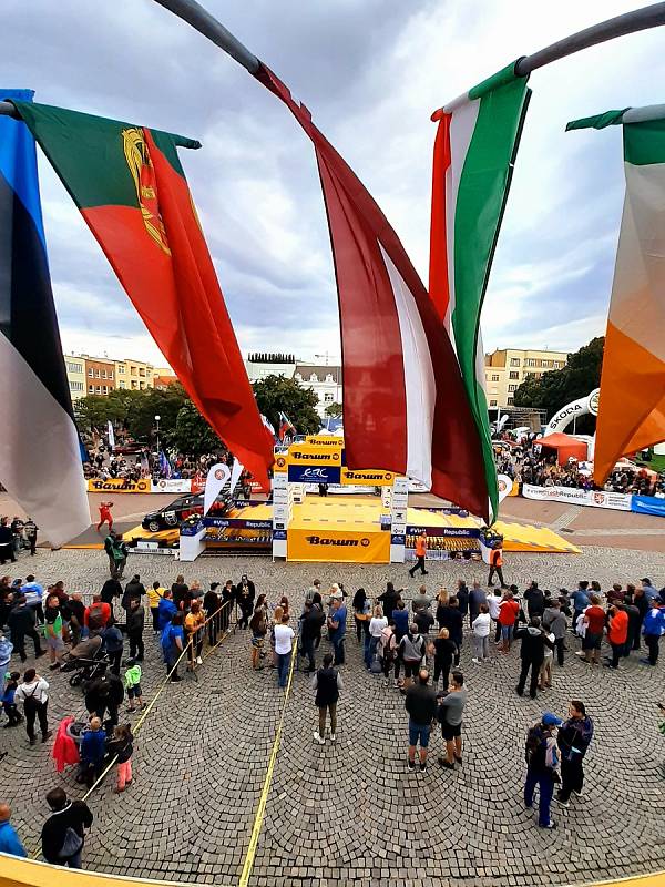 Vítězem 50. ročníku Barum Czech Rally Zlín se stal Jan Kopecký. Letošní barumku přišly na náměstí Míru ve Zlíně zakončit stovky  lidí. 29. srpna 2021