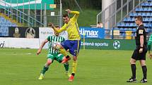 Fotbalisté Zlína (žluté dresy) ve 3. kola skupiny o záchranu podlehli pražským Bohemians 1905 1:4.